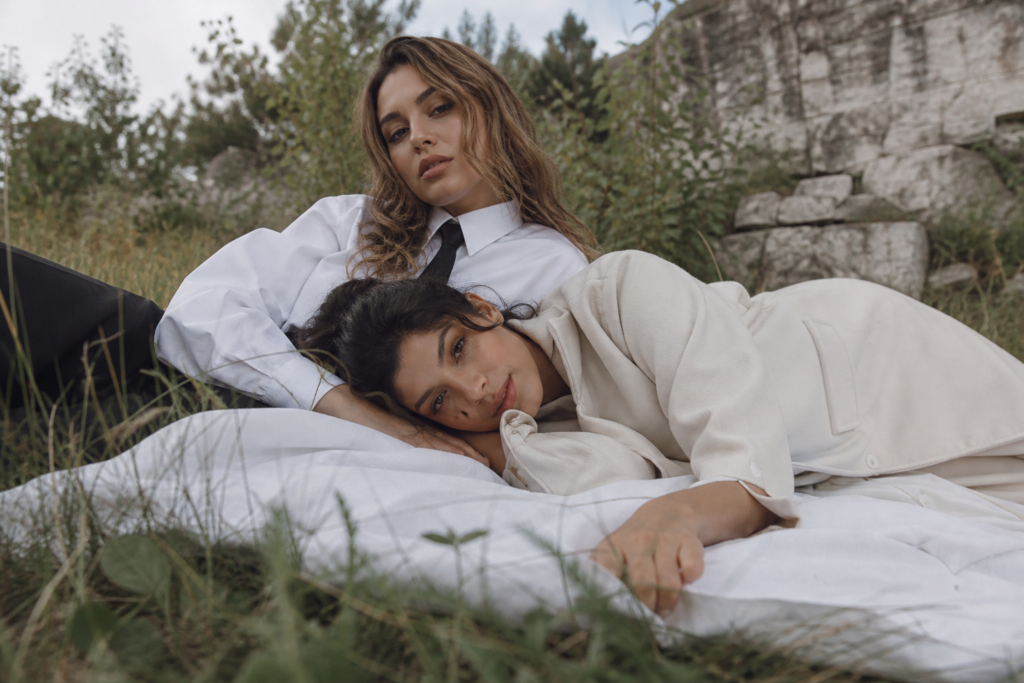 Розлюбилось — гімн жіночої дружби від ROXOLANA і Michelle Andrade
