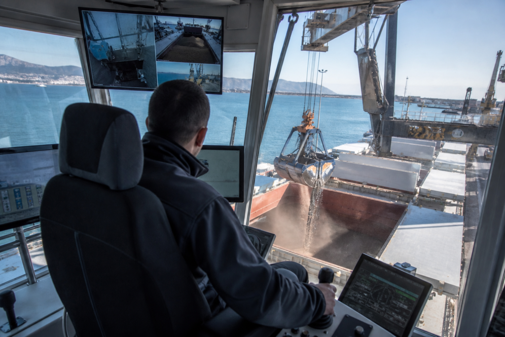 Як працюють «розумні» розвантажувальні комплекси на морських терміналах