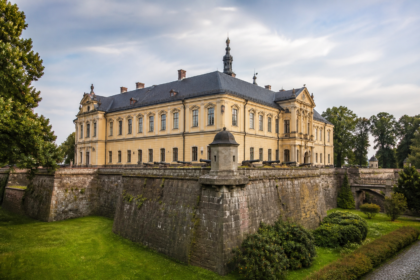 Золочівський замок: історія, архітектура, таємниці каменів