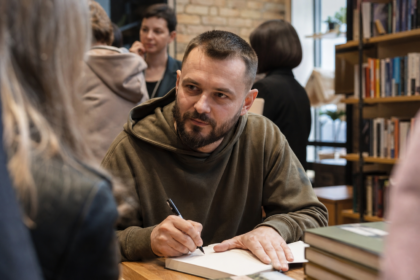 Сергій Жадан: автограф-сесія в семи містах України